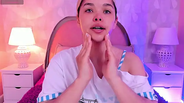 Snapshot of angeline_teen chatting on 19, 5, 2026 angeline teen online show from 19, 5, 2026