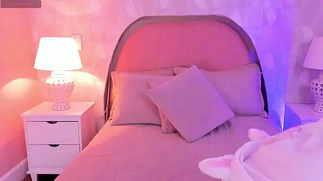 Snapshot of angeline_teen chatting on 20, 5, 2026 angeline teen online show from 20, 5, 2026