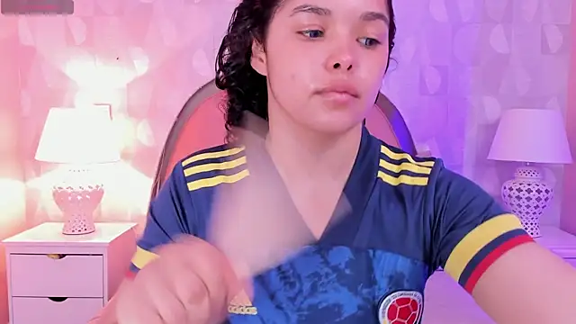 Snapshot of angeline_teen chatting on 17, 6, 2026 angeline teen online show from 17, 6, 2026