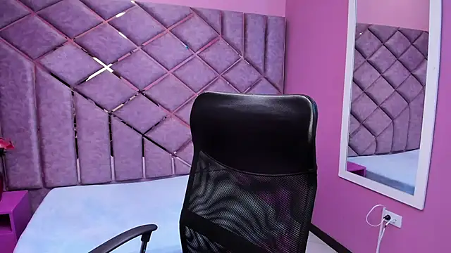 Snapshot of AnnySweett_ chatting on 15, 10, 2025 AnnySweett online show from 15, 10, 2025