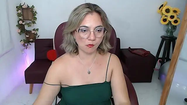 Snapshot of Ghada_milf chatting on 25, 5, 2026 Ghada milf online show from 25, 5, 2026