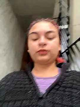 Snapshot of MiaLujan_ chatting on 12, 10, 2025 MiaLujan  online show from 12, 10, 2025