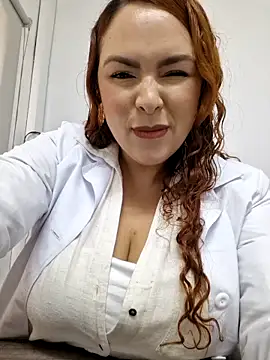 Snapshot of doctora-danna chatting on 27, 10, 2025 doctora-danna online show from 27, 10, 2025