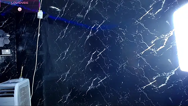 Hillary queen online show from 5, 10, 2025