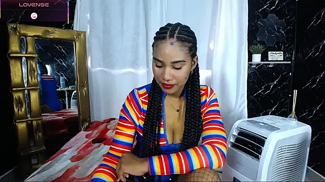 Hillary queen online show from 9, 11, 2025