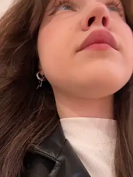 Peachy Dream online show from 5, 10, 2025