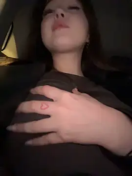 Peachy Dream online show from 28, 10, 2025