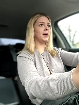 Snapshot of Love_Bri chatting on 9, 11, 2025 Love Bri online show from 9, 11, 2025