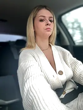 Snapshot of Love_Bri chatting on 3, 12, 2025 Love Bri online show from 3, 12, 2025