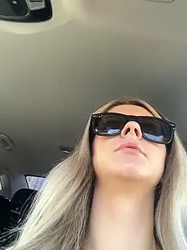 Snapshot of Love_Bri chatting on 13, 3, 2026 Love Bri online show from 13, 3, 2026