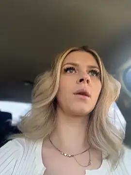 Snapshot of Love_Bri chatting on 22, 3, 2026 Love Bri online show from 22, 3, 2026