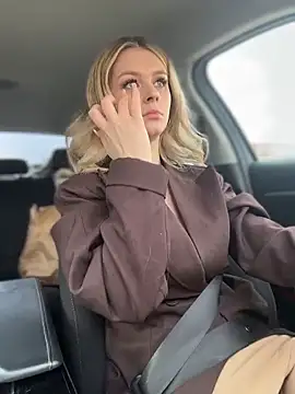 Snapshot of Love_Bri chatting on 31, 3, 2026 Love Bri online show from 31, 3, 2026