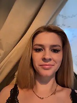 Snapshot of Love_Bri chatting on 6, 4, 2026 Love Bri online show from 6, 4, 2026