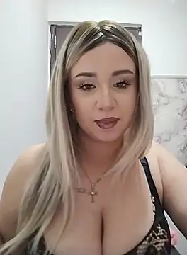 AdelinaJude online show from 28, 9, 2025