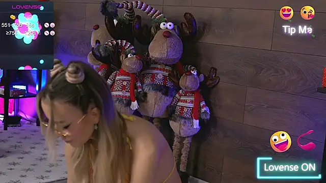 Snapshot of KylieJoyce chatting on 31, 12, 2024 KylieJoyce online show from 31, 12, 2024