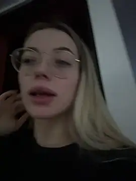 Snapshot of KylieJoyce chatting on 1, 1, 2025 KylieJoyce online show from 1, 1, 2025
