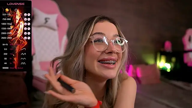Snapshot of KylieJoyce chatting on 23, 2, 2025 KylieJoyce online show from 23, 2, 2025