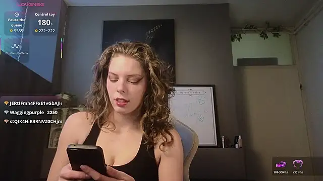 AyreenMoore online show from 18, 3, 2026