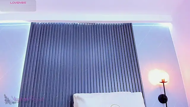 stephany roses  online show from 5, 2, 2025