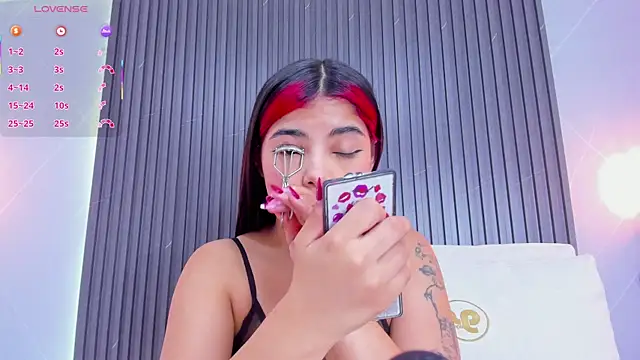 stephany roses  online show from 24, 2, 2025
