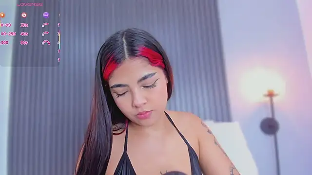 stephany roses  online show from 1, 3, 2025