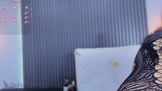stephany roses  online show from 4, 3, 2025