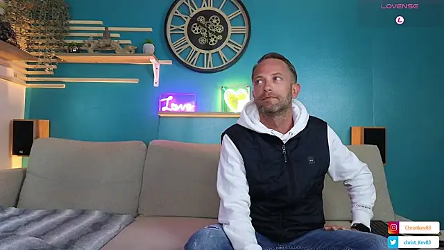 Snapshot of braqueuemar83 chatting on 5, 3, 2025 braqueuemar83 online show from 5, 3, 2025