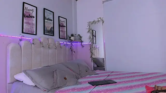 Snapshot of Camile_Diazzz chatting on 5, 2, 2025 Camile Diazzz online show from 5, 2, 2025