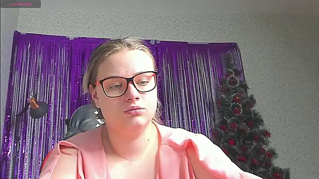 Seductive She Wolf online show from 25, 12, 2024