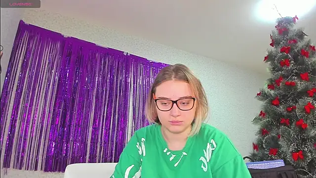 Seductive She Wolf online show from 28, 12, 2024