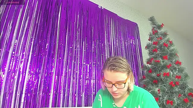 Seductive She Wolf online show from 8, 1, 2025