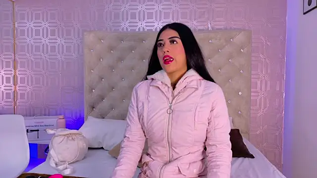 Mia-Monroe online show from 17, 1, 2026