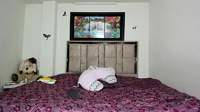 alanaanddaphne online show from 2, 10, 2025