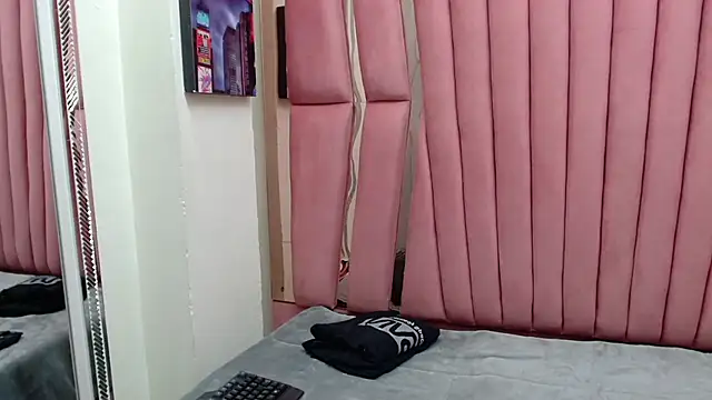 Snapshot of Sarah_Hornny chatting on 12, 3, 2025 Sarah Hornny online show from 12, 3, 2025