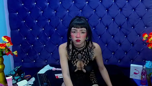 Samantha Smiith online show from 28, 2, 2025