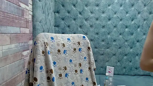 Samantha Smiith online show from 23, 10, 2025