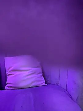 AbyThompson online show from 15, 9, 2025