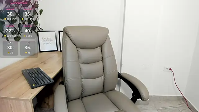 Madeleine  w online show from 4, 11, 2025