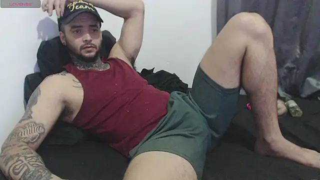 Snapshot of maxi_rogger18 chatting on 14, 12, 2024 maxi rogger18 online show from 14, 12, 2024