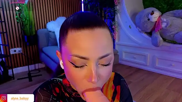AlyseReuse online show from 12, 2, 2026