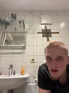 Snapshot of Michaela1222 chatting on 15, 4, 2026 Michaela1222 online show from 15, 4, 2026