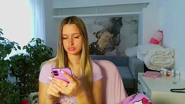 Submissive love online show from 8, 8, 2026