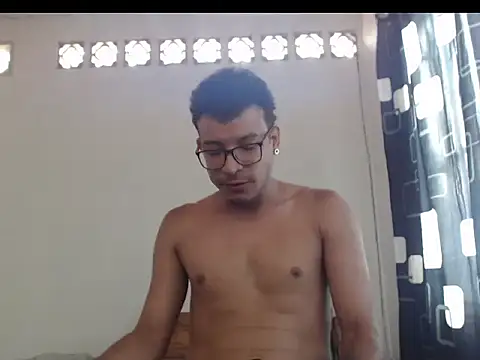 Snapshot of CharlesLeeRay chatting on 27, 10, 2025 CharlesLeeRay online show from 27, 10, 2025