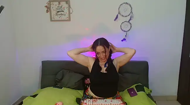 catalinamommyx online show from 17, 3, 2025