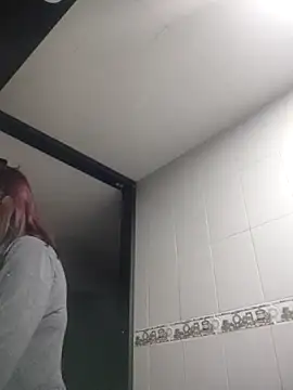 catalinamommyx online show from 8, 9, 2025