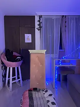 lina pink online show from 15, 10, 2025