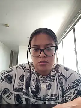 Snapshot of Karla-sexy01 chatting on 2, 4, 2026 Karla-sexy01 online show from 2, 4, 2026