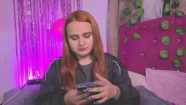 Snapshot of evy_orange1 chatting on 14, 9, 2025 evy orange1 online show from 14, 9, 2025