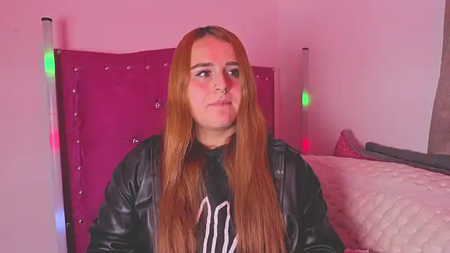 Snapshot of evy_orange1 chatting on 4, 10, 2025 evy orange1 online show from 4, 10, 2025