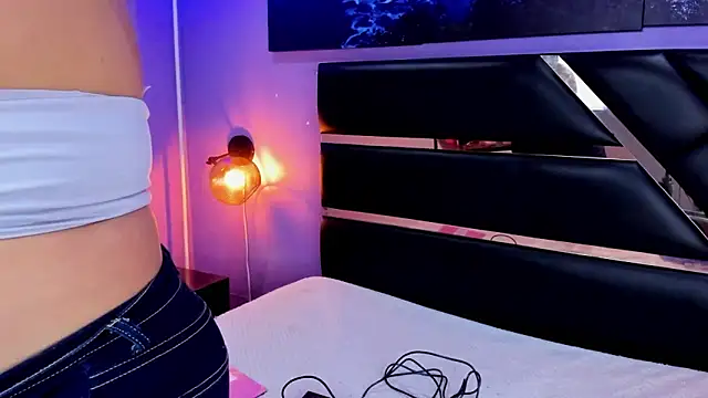 Emma monserrat online show from 19, 6, 2026